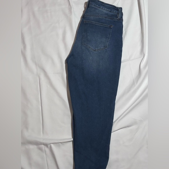 NWOT Arula Distressed Boyfriend Jeans size 10 - Picture 2 of 3